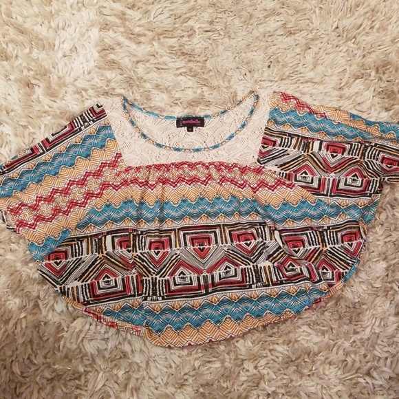 5/$20 ANNABELLE CROP TOP - Picture 1 of 4